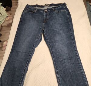 Levi's Women's Straight Leg Jeans in Dark Blue Wash